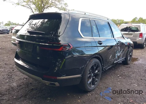 2025 BMW X7 xDrive40I z USA, uszkodzony, nr VIN 5UX23EM05S9Z25748